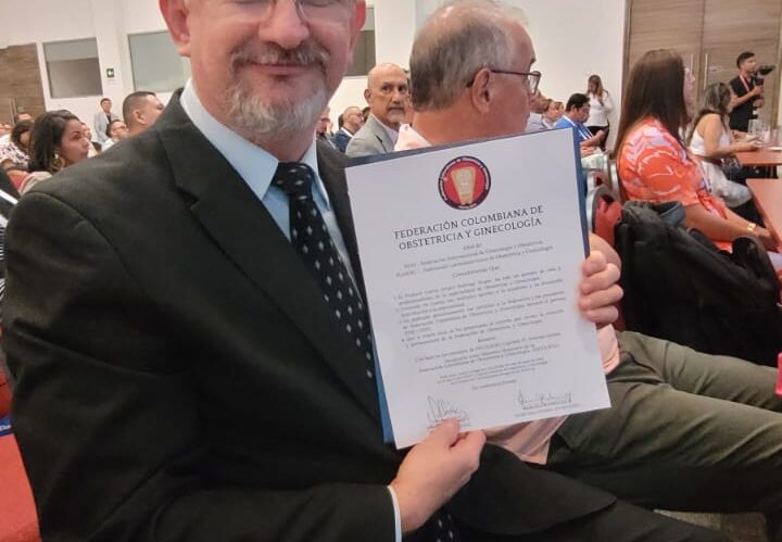 Miembro Honorario de la FECOLSOG – Federación Colombiana de Obstetricia y Ginecología